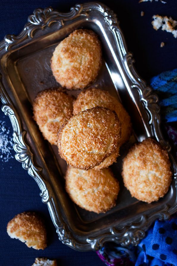 Banting Coconut Macaroons