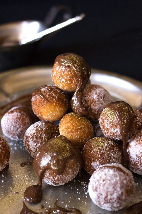 Doughnut Bites with Chocolate Ganache Doughnut Bites with Chocolate Ganache