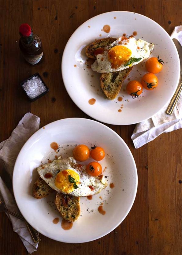 Eggs on Garlic Bread Toast