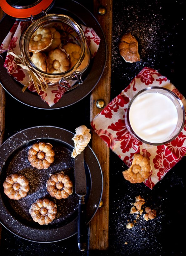 Melting Moments with Cinnamon Buttercream Filling