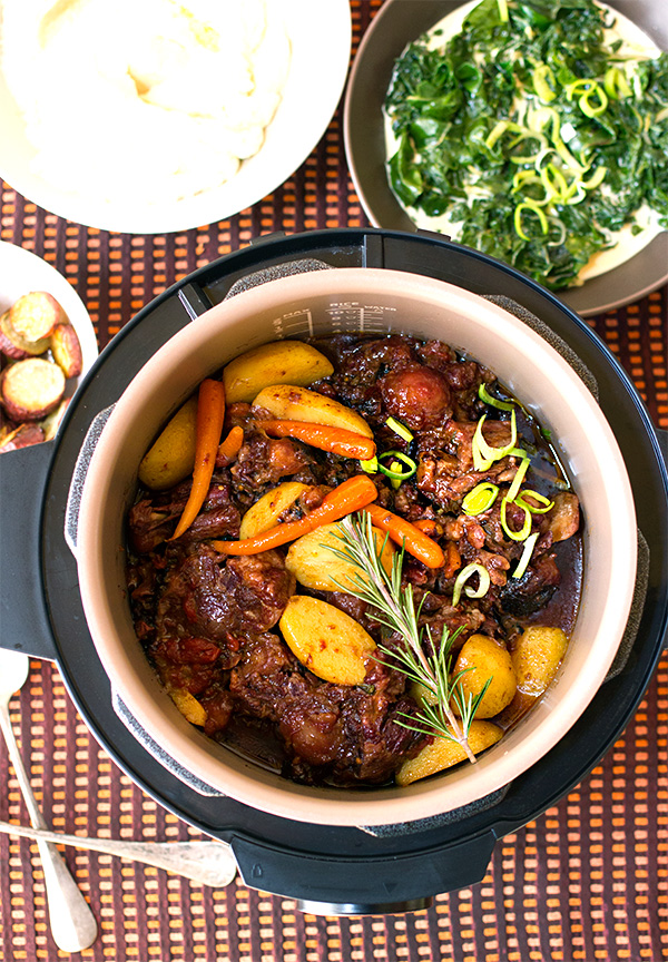 https://www.aninas-recipes.com/wp-content/uploads/2016/05/oxtail3.jpg