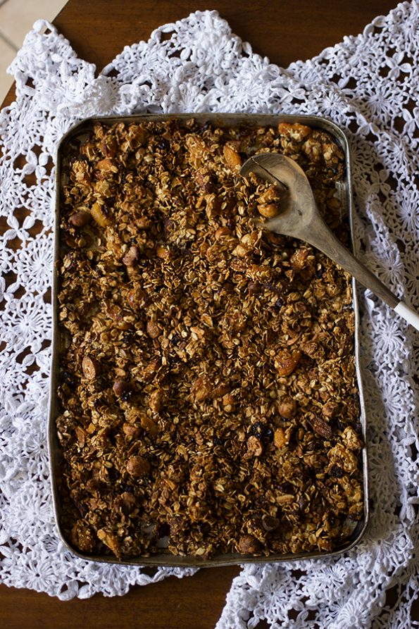 Apricot, Macadamia and Honey Granola