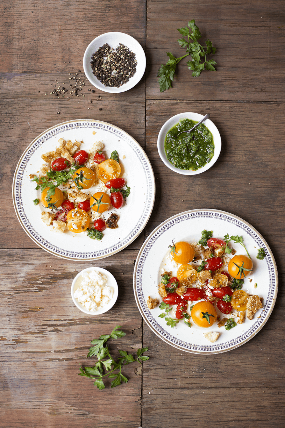 Simple Tomato Salad with Parsley and Walnut Pesto Simple Tomato Salad with Parsley and Walnut Pesto