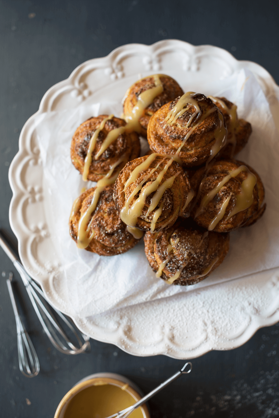 Cinnamon and Nutella Buns with Fudge Sauce