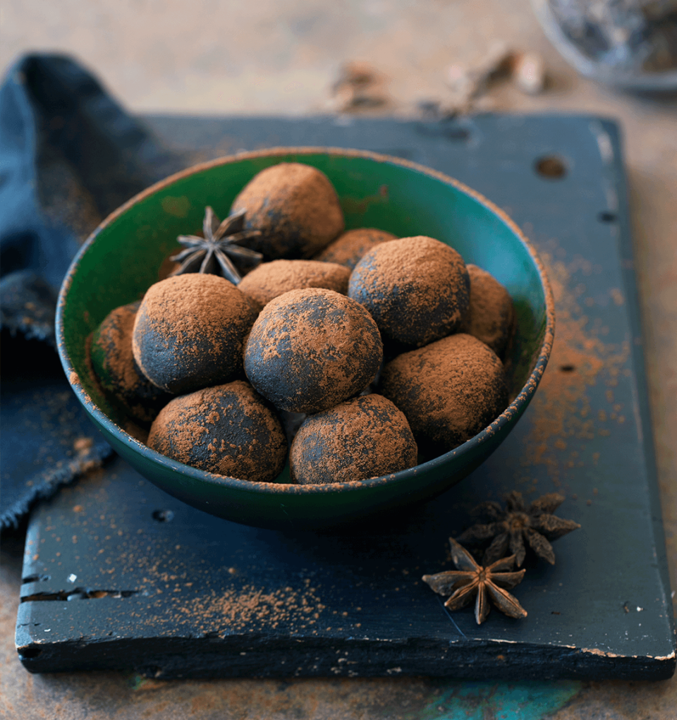 Easy Homemade Bliss Balls Easy Homemade Bliss Balls