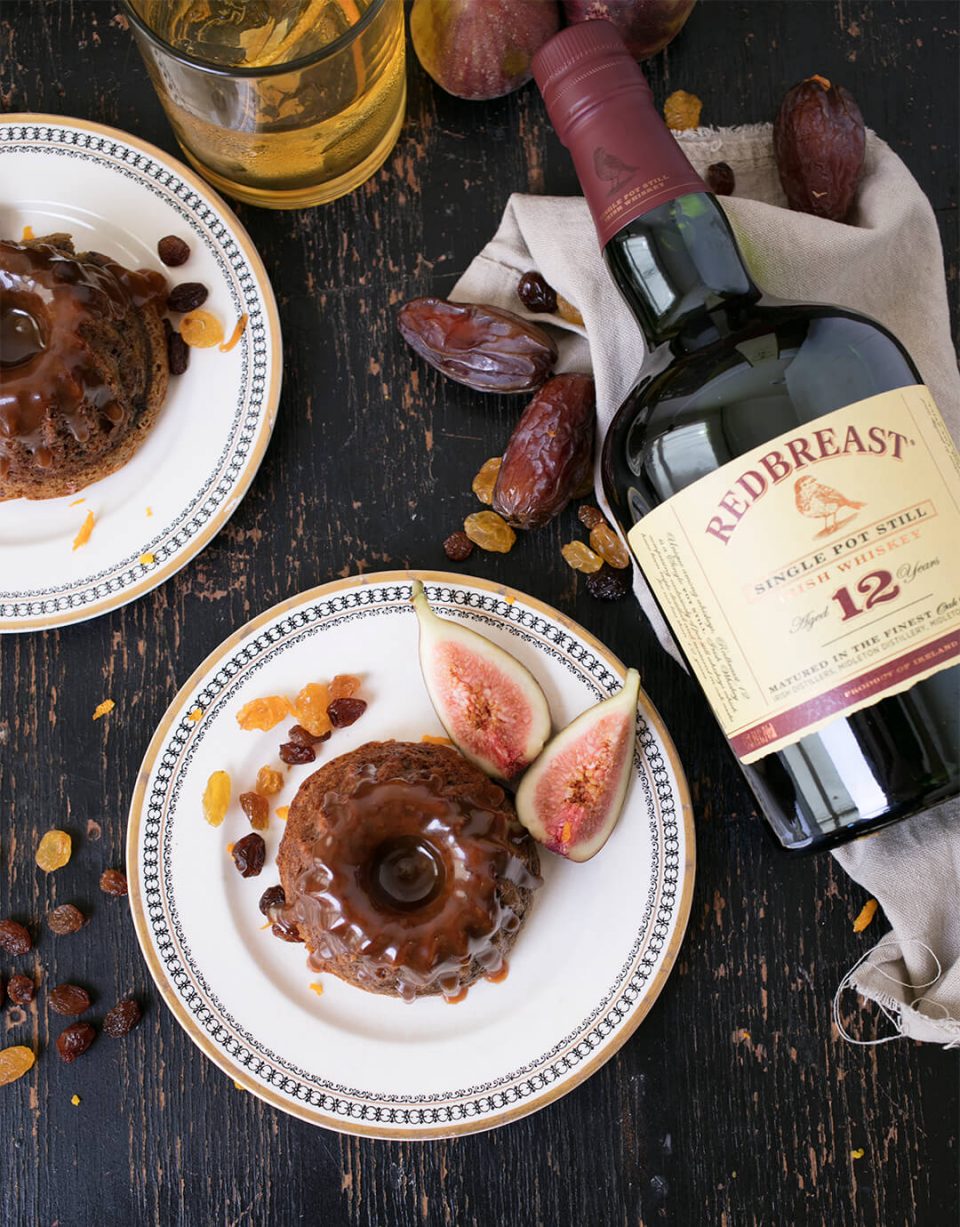Spicy Fruit Cakes with Whiskey Caramel Spicy Fruit Cakes with Whiskey Caramel