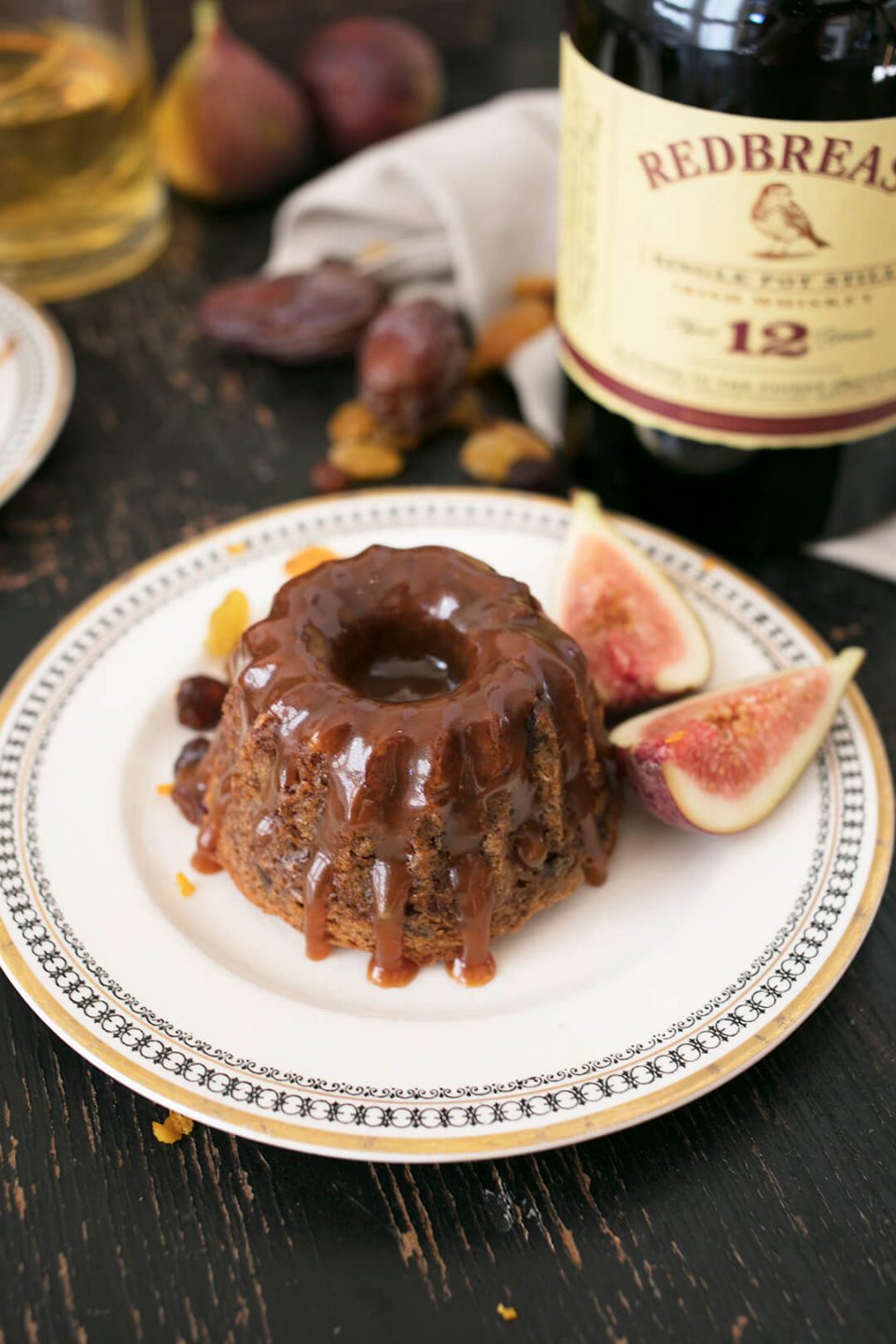 Spicy Fruit Cakes with Whiskey Caramel Spicy Fruit Cakes with Whiskey Caramel