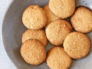 Easy Oat and Honey Blender Cookies