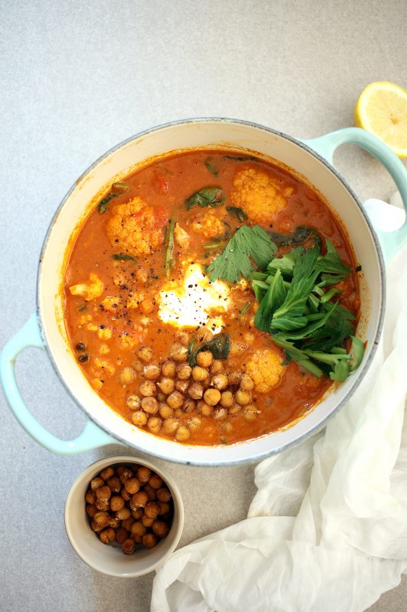 Vegan Cauliflower and Chickpea Curry - aninas recipes